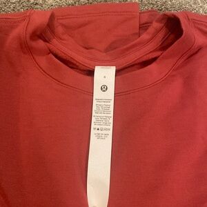 Lululemon coral size 4 long sleeve